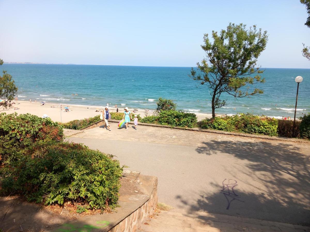 Sea Central Apartment Burgas Exteriör bild